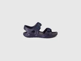Sandalias de goma ligera